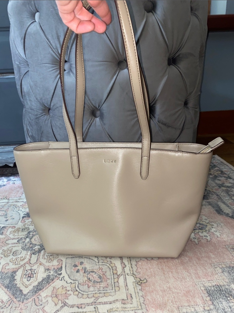 DKNY Bryant Medium Sutton Leather Tote Bag – Beige / Saffiano Textured